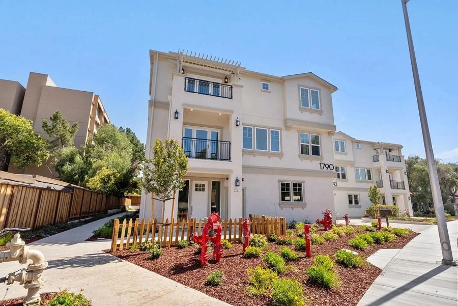 1790 Warburton Avenue townhomes